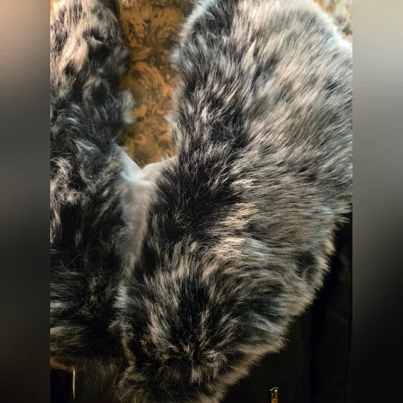 Faux Leather jacket with detachable faux fur collar - Picture 3 of 9